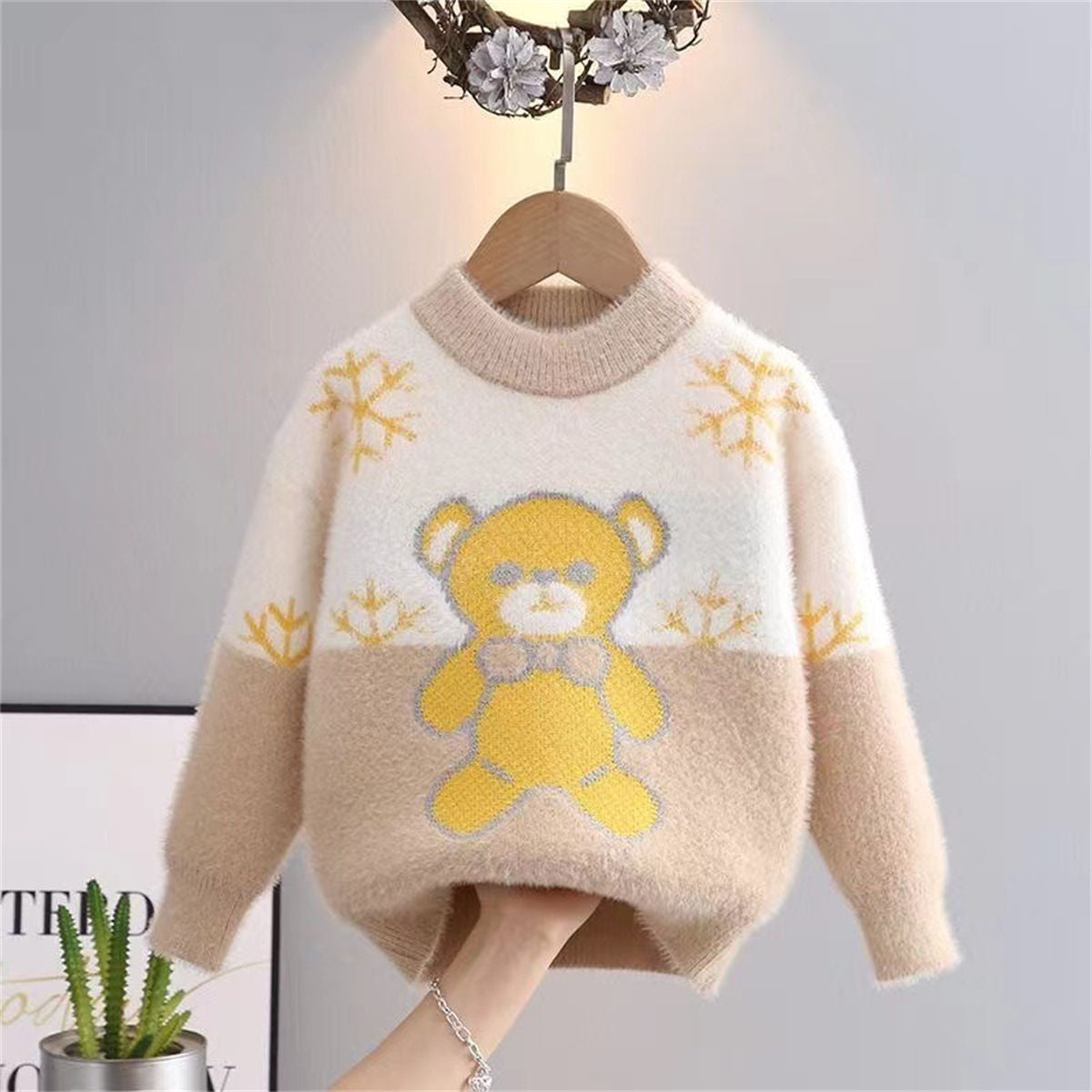 Cute winter style bear pullover sweater for boys and girls