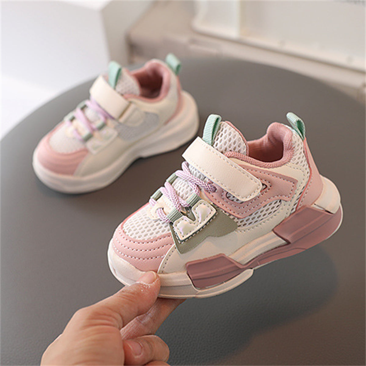 Children's and boys' spring and autumn simple color casual style Velcro mesh breathable sports shoes