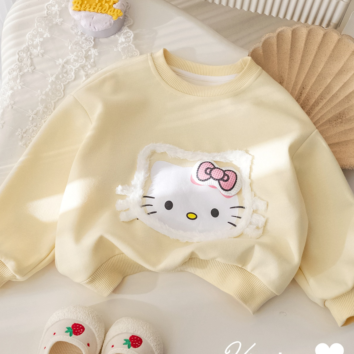 Girls fashionable embroidered sweater new spring and autumn tops baby cute three-dimensional pullover