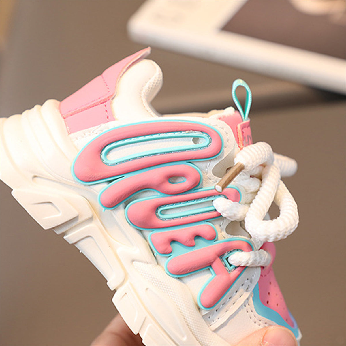 Barbie style color matching letters soft sole non-stuffy sports shoes for children's girls in spring and autumn