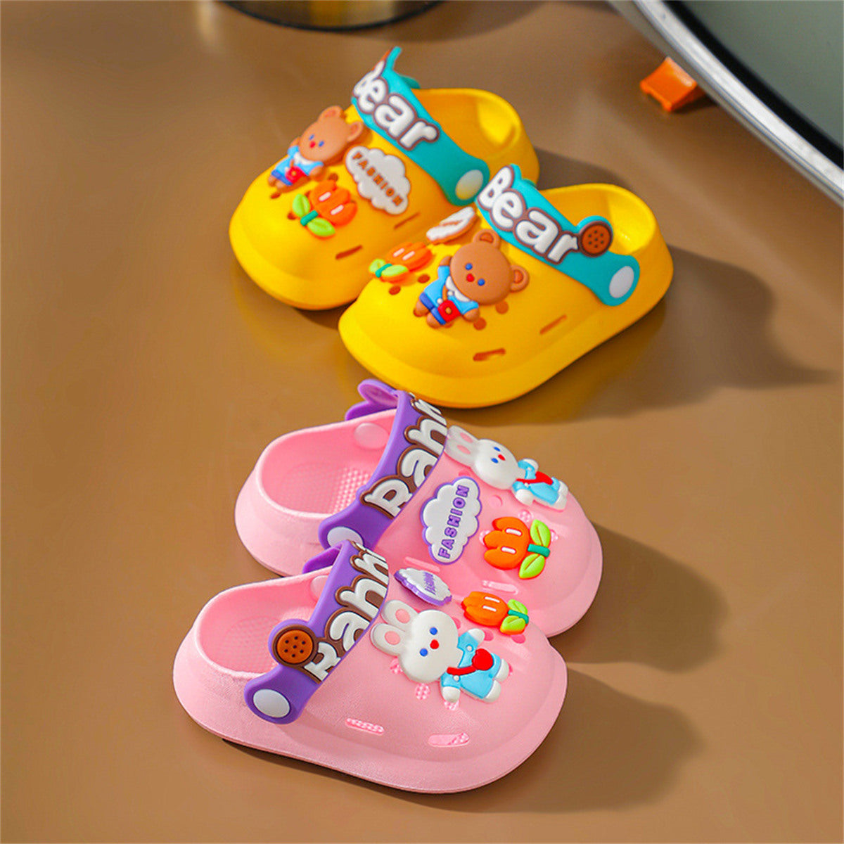 Cute cartoon baby non-slip girls' hole shoes