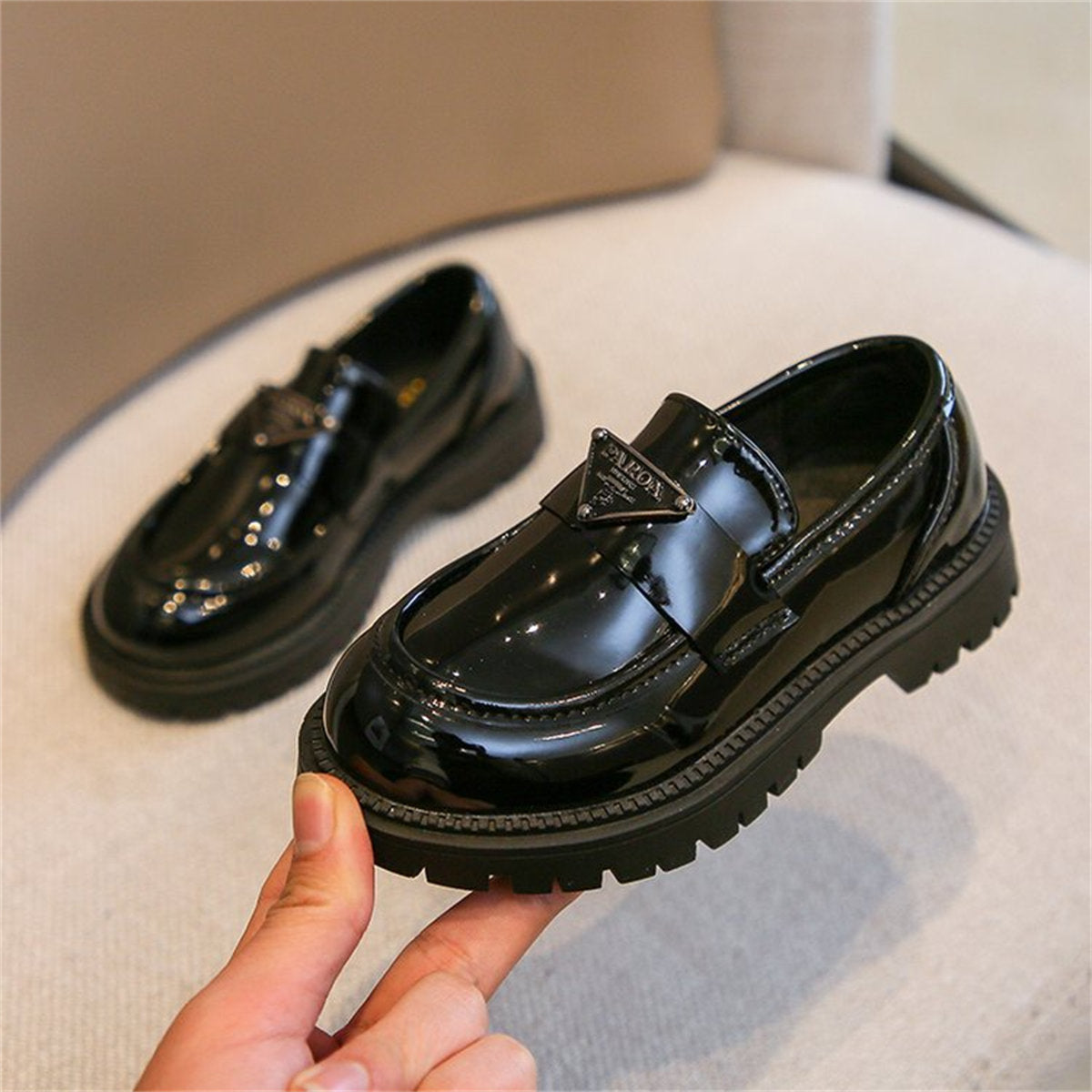 Sweet preppy style waterproof and non-slip flat leather shoes for middle and older girls in spring and autumn