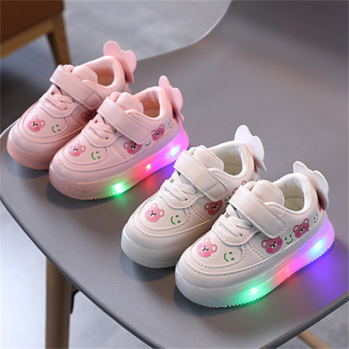 Cute pink bear style LED waterproof casual low-top sneakers for kids and girls