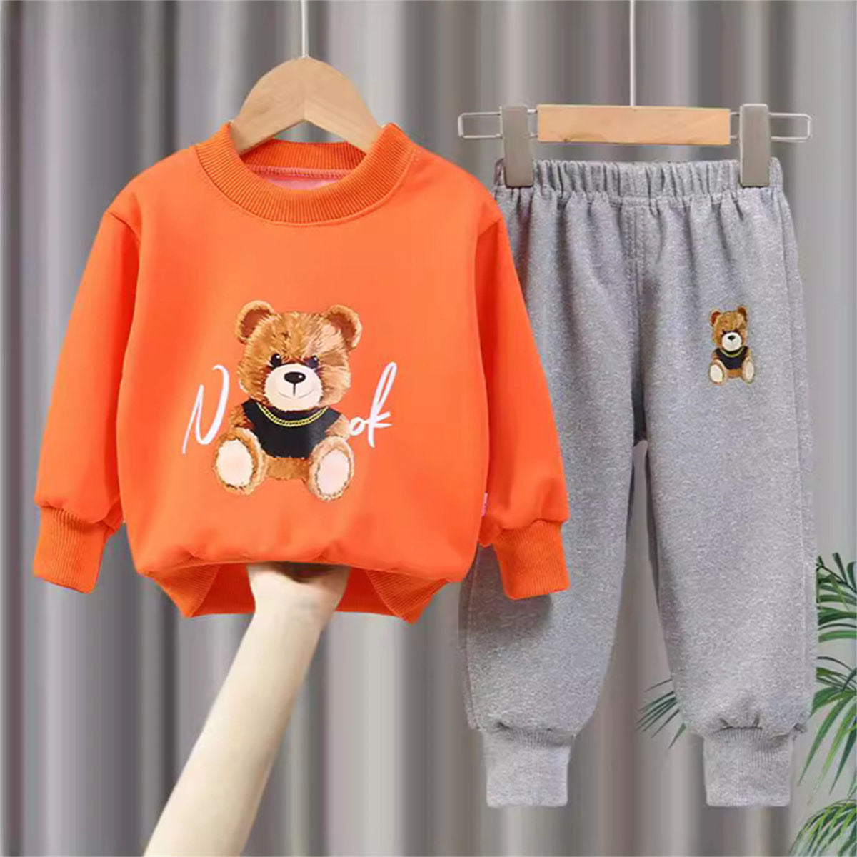 Autumn cute bear style sports style sweater suit for middle and large boys and girls