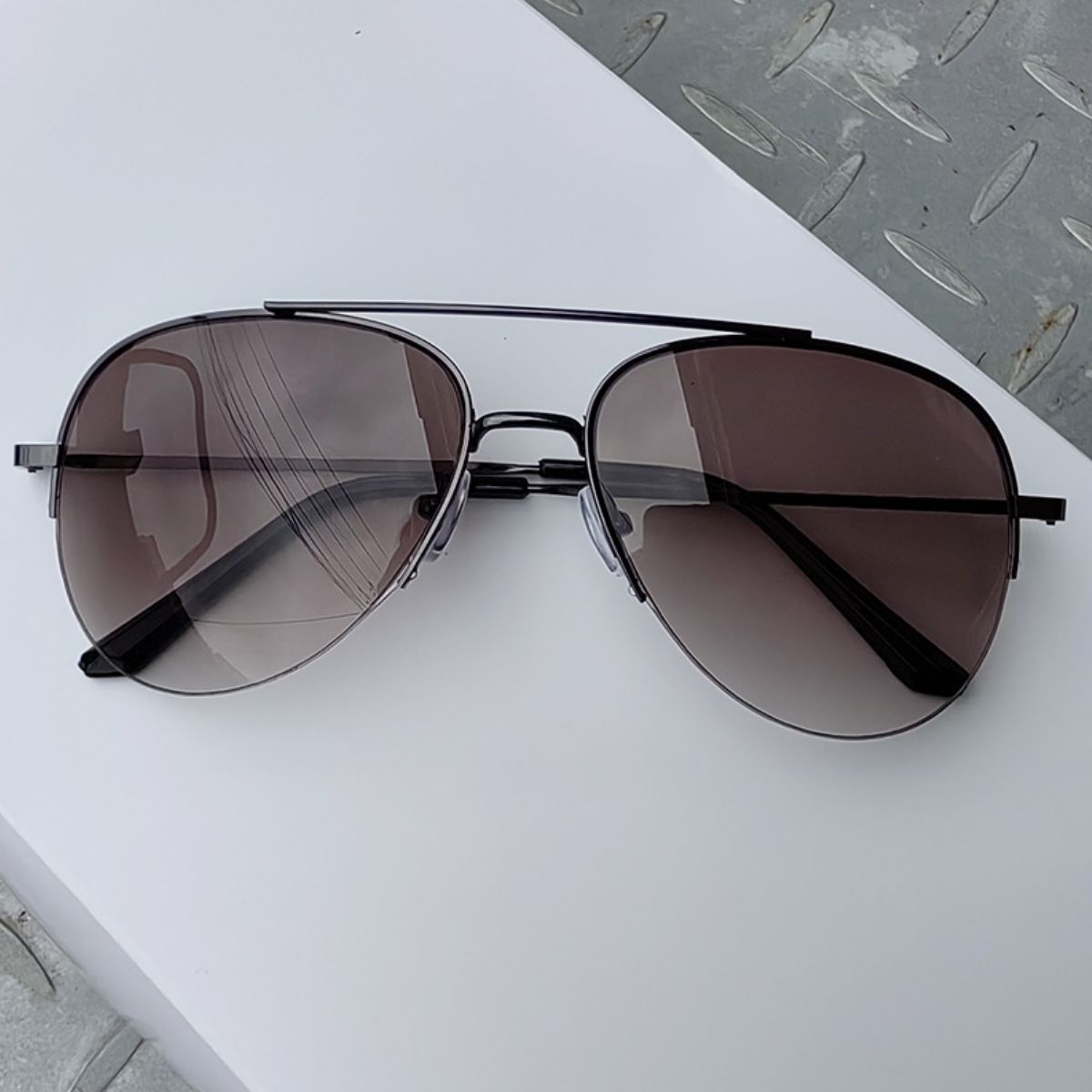 Adult gradient metal half-frame UV protection sunglasses