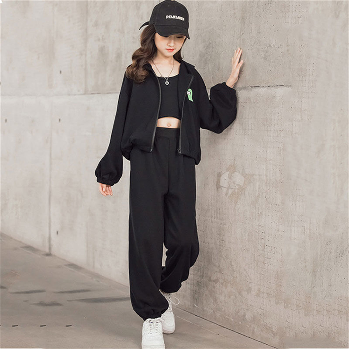 Fashionable new loose sports three-piece suit for middle and large children in spring and autumn