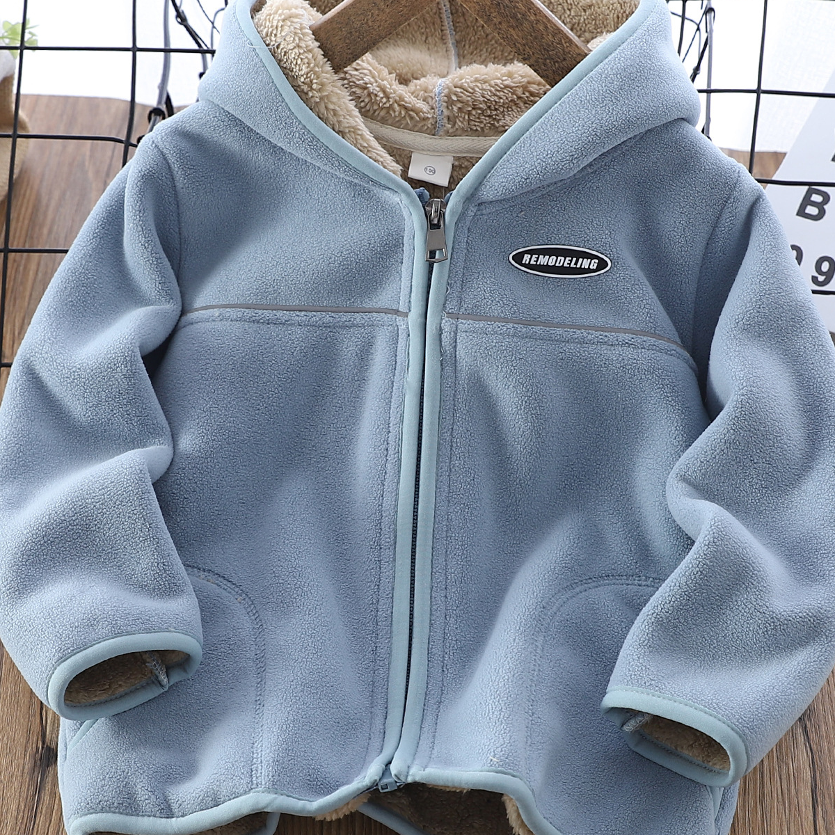 Children's hooded fleece top for middle and large boys, fashionable and versatile