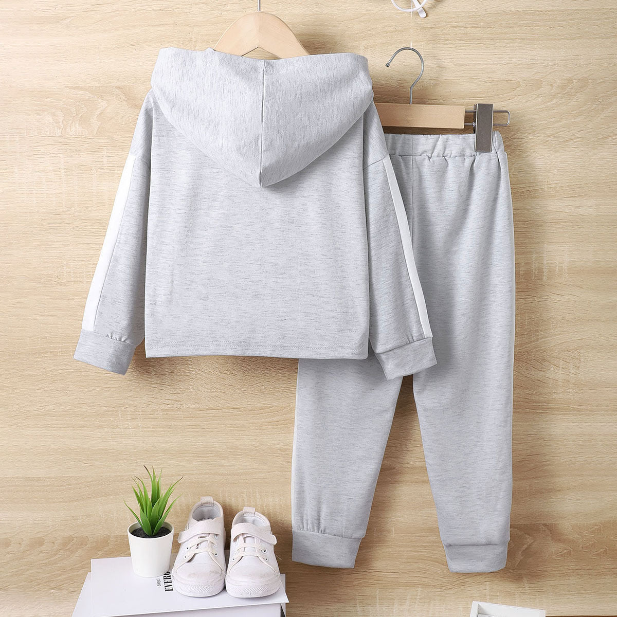 Solid color stitching sweatshirt suit