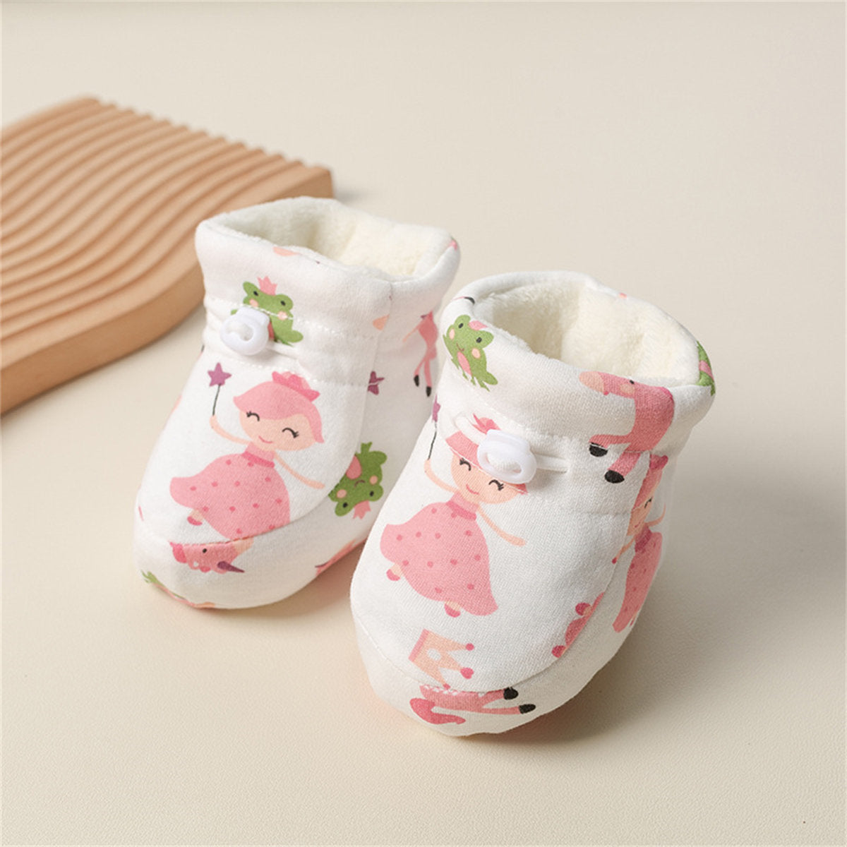 Infant and toddler boys and girls velvet shoe covers for winter, soft, skin-friendly, and non-falling cotton shoes