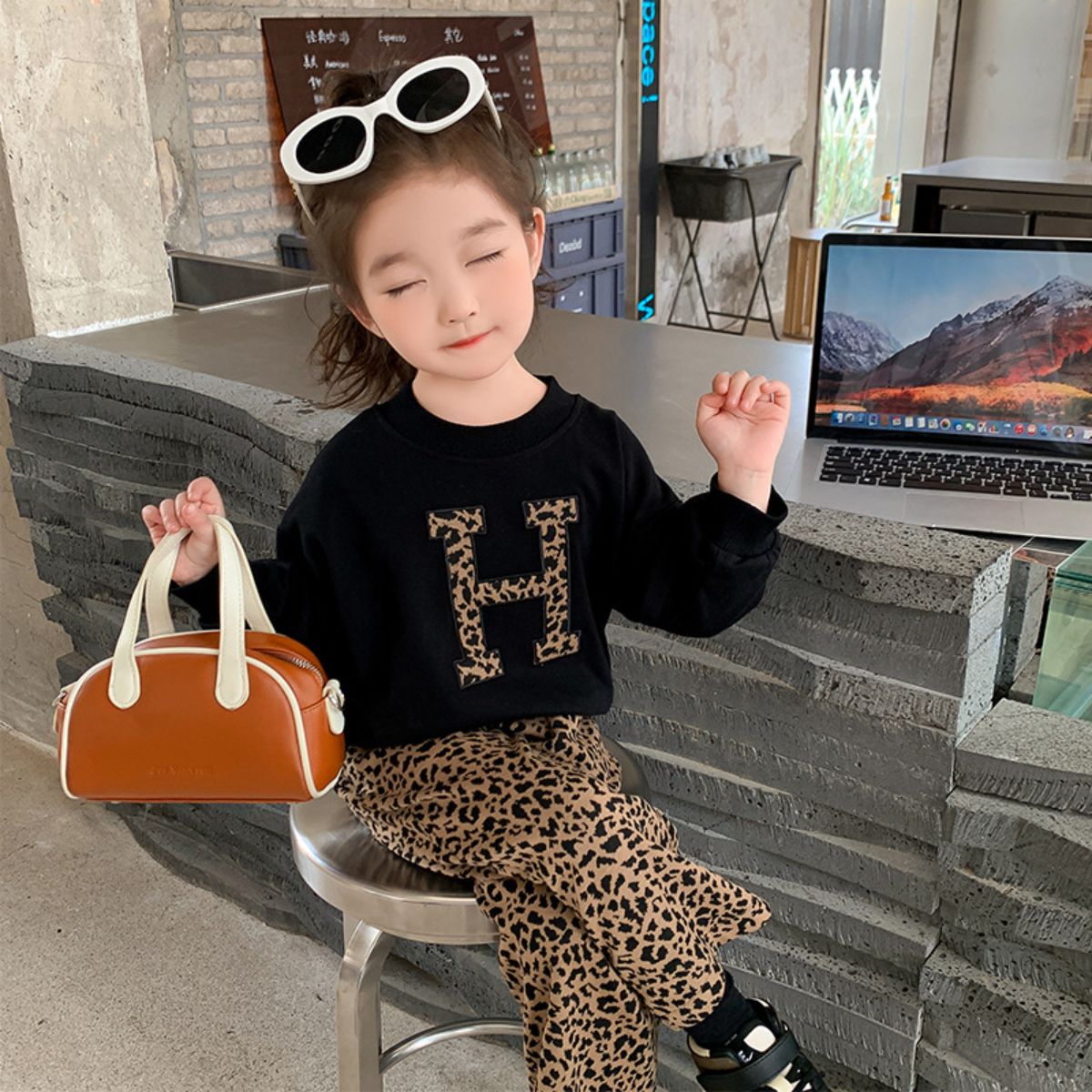 Girls suit sweatshirt new style baby long-sleeved children's top leopard print fashion wide-leg pants two-piece suit