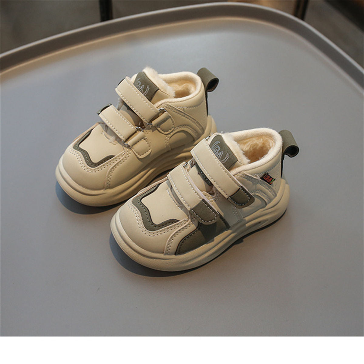 Winter velvet color matching casual style versatile sports shoes for children and boys