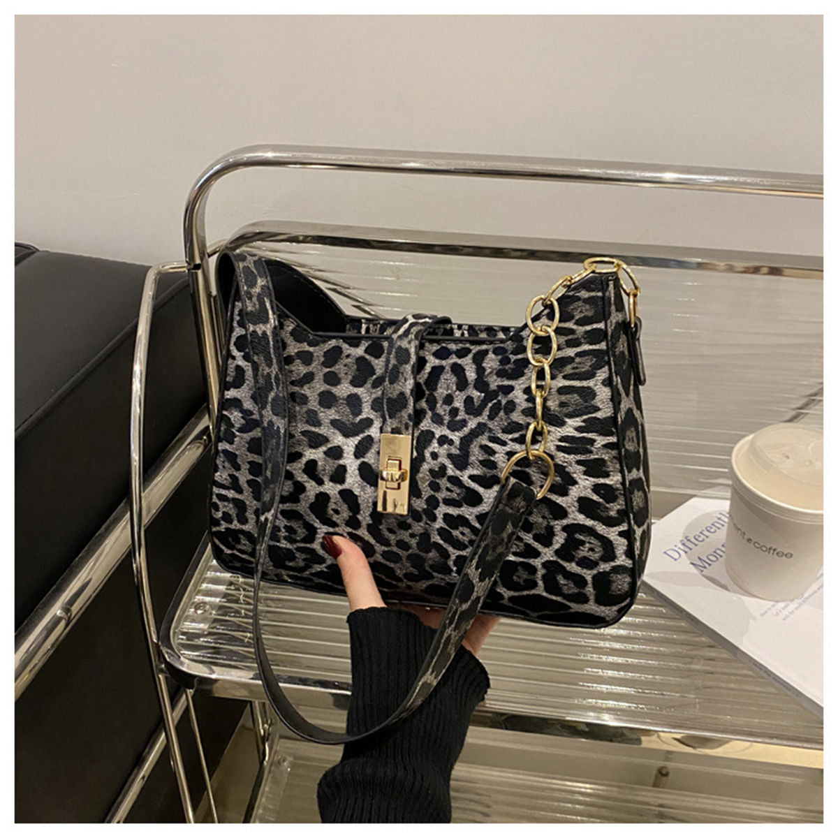 Women&#39;s high-end trendy all-match leopard print shoulder bag