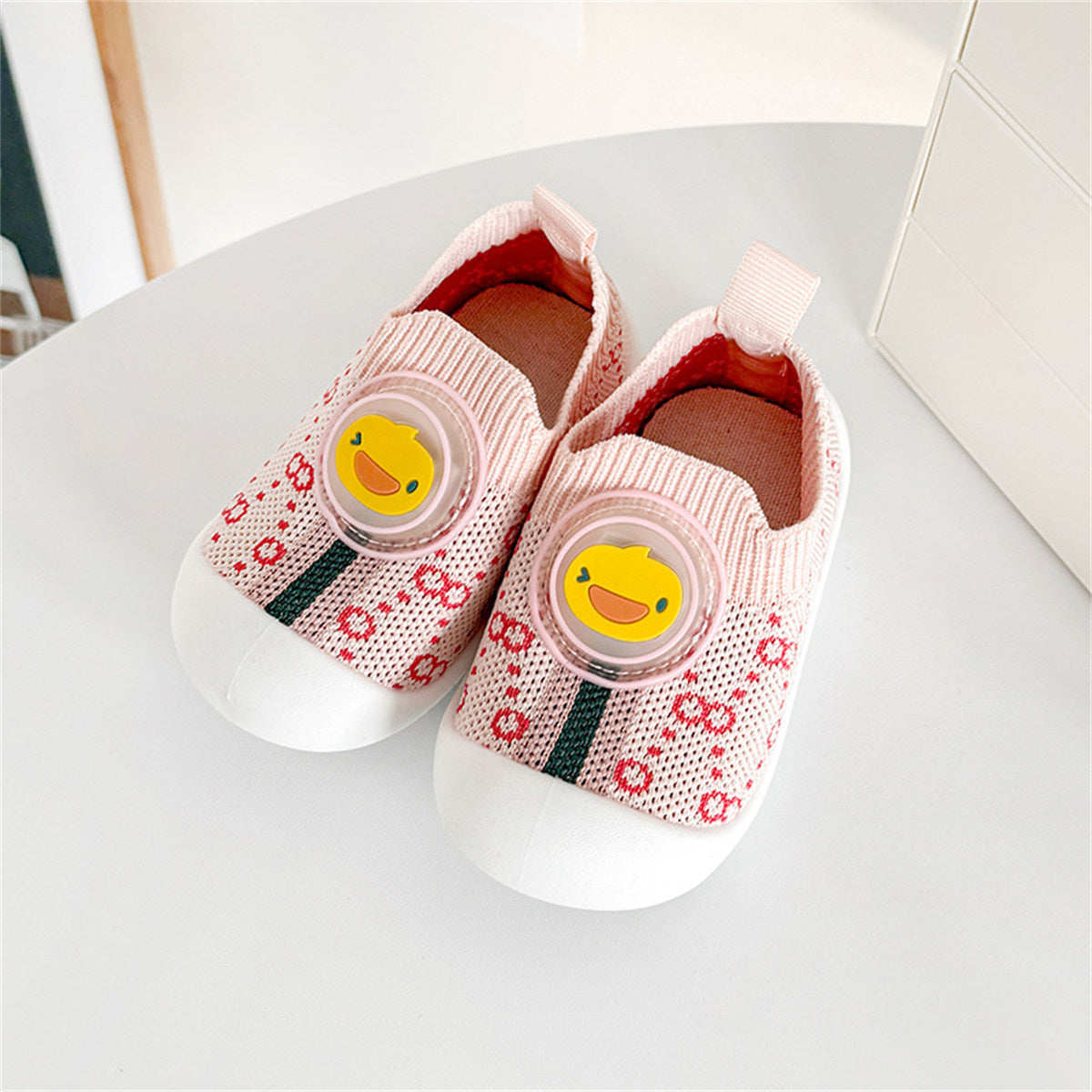 Wholesale children's floor shoes non-slip newborn baby early education shoes breathable and comfortable flashing doll baby toddler shoes