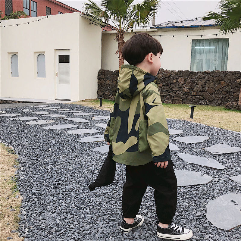 Fashion jacket for middle and large children Children's camouflage hooded jacket