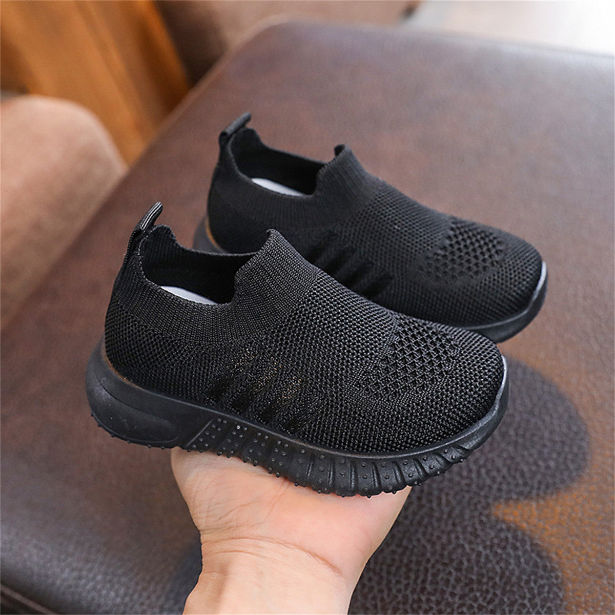 Children's solid color slip-on soft sole sports shoes