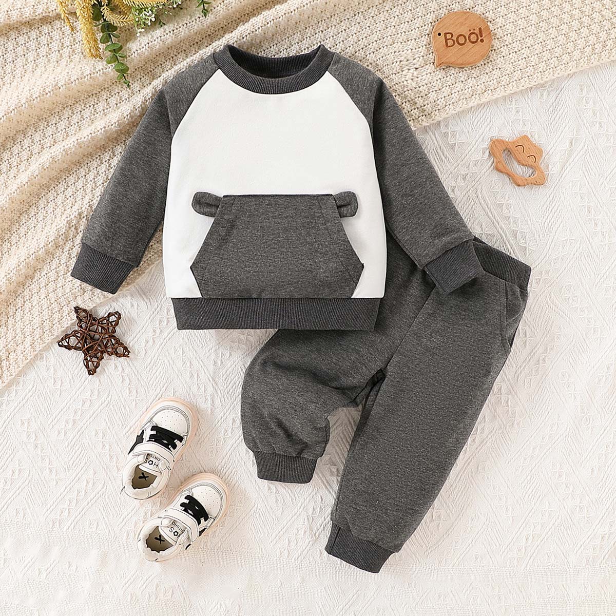 2-piece set of three-dimensional ear pocket decoration color-blocked raglan long-sleeved round neck top (back cartoon print) and trousers set autumn and winter