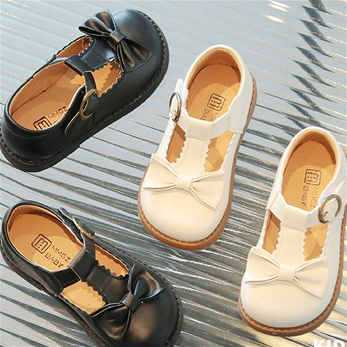 Little girl's spring and autumn cute sweet style butterfly soft bottom non-slip flat leather shoes