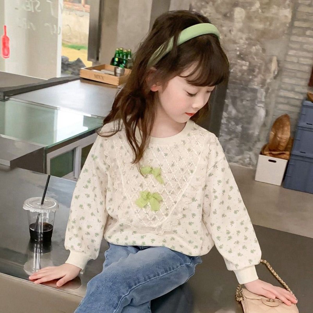 Girls autumn sweatshirt new children's stylish girl autumn long-sleeved floral bow lace top