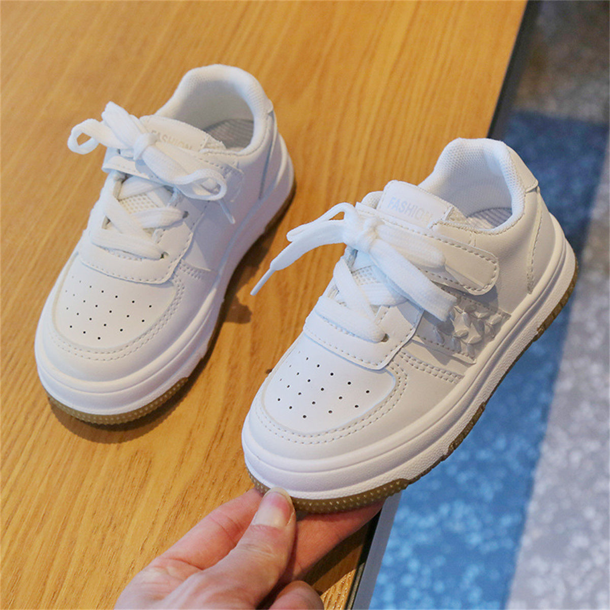 Children's and boys' white shoes, wheat ear style, non-slip, lightweight and casual low-top sneakers