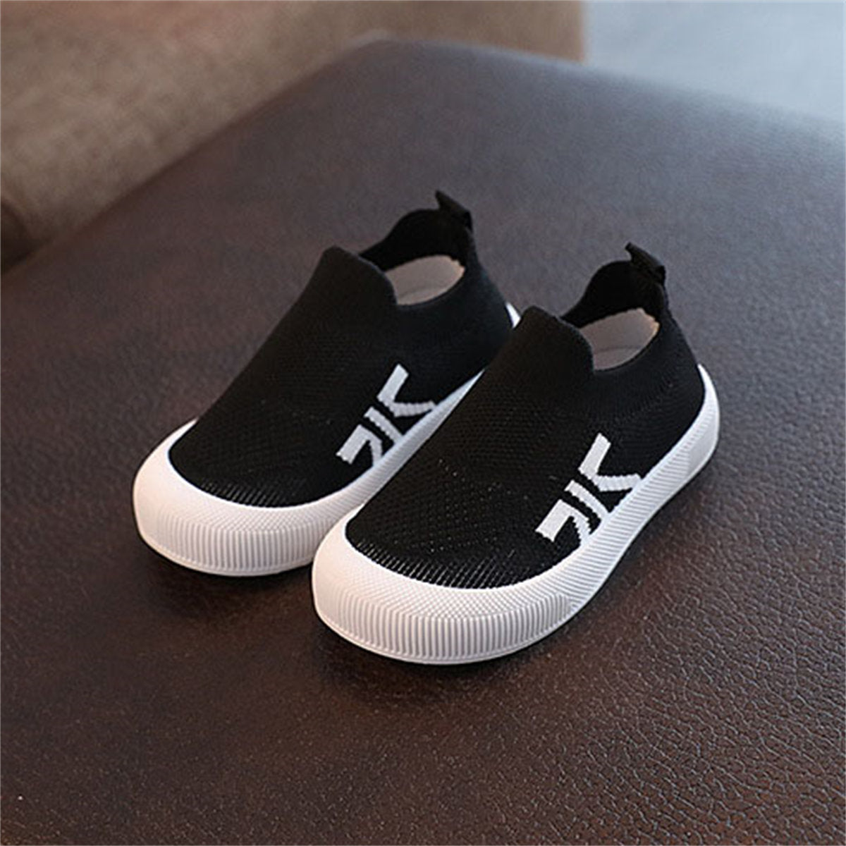 Children's slip-on woven sneakers