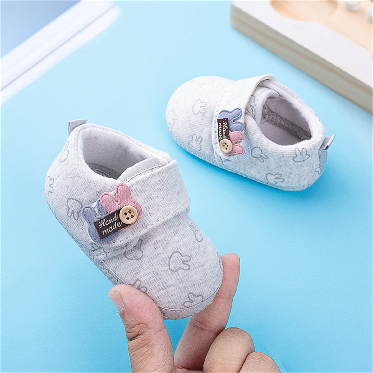 Infant and child boys and girls solid color simple style warm soft bottom canvas shoes