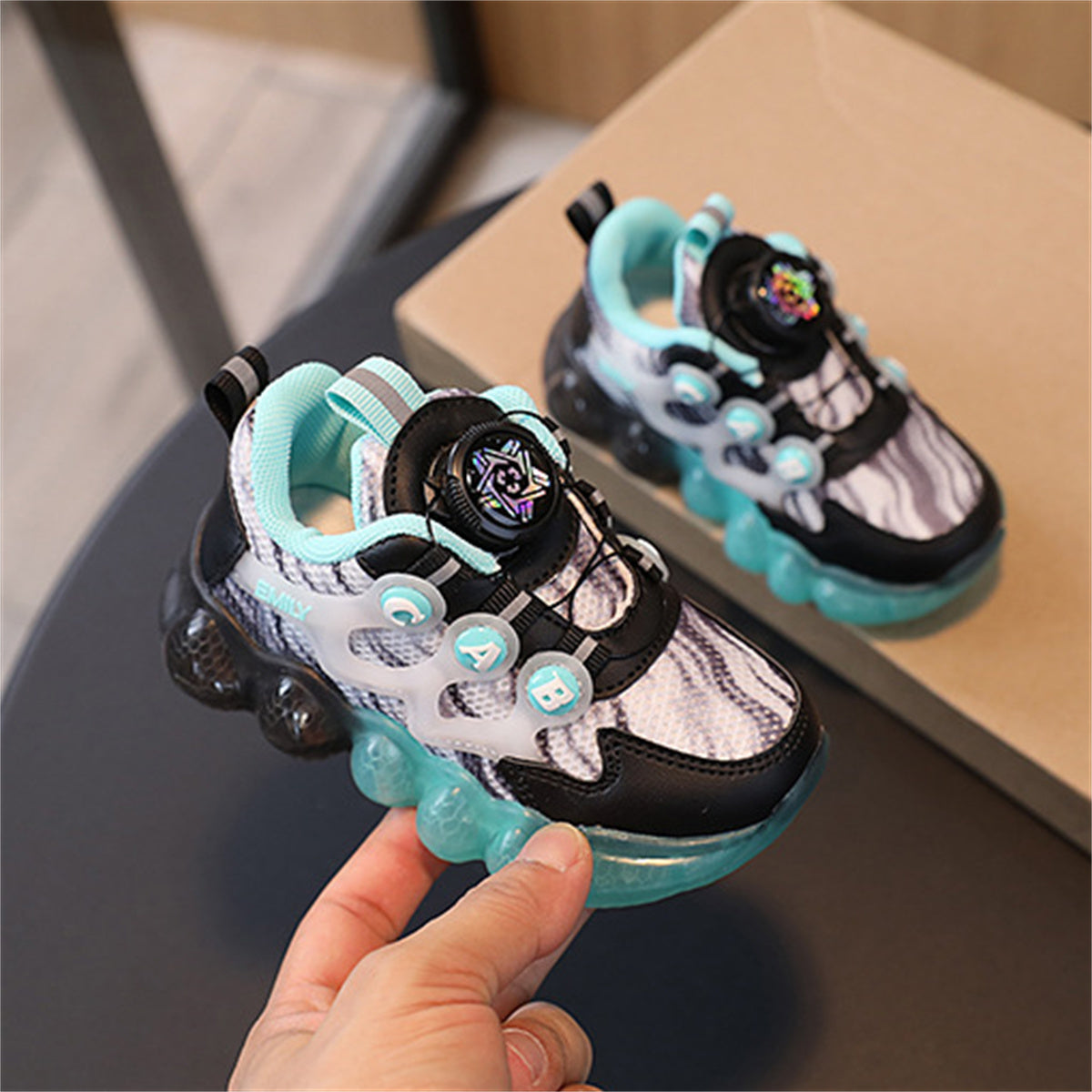 Children's and boys' light-up rotating button breathable running shoes