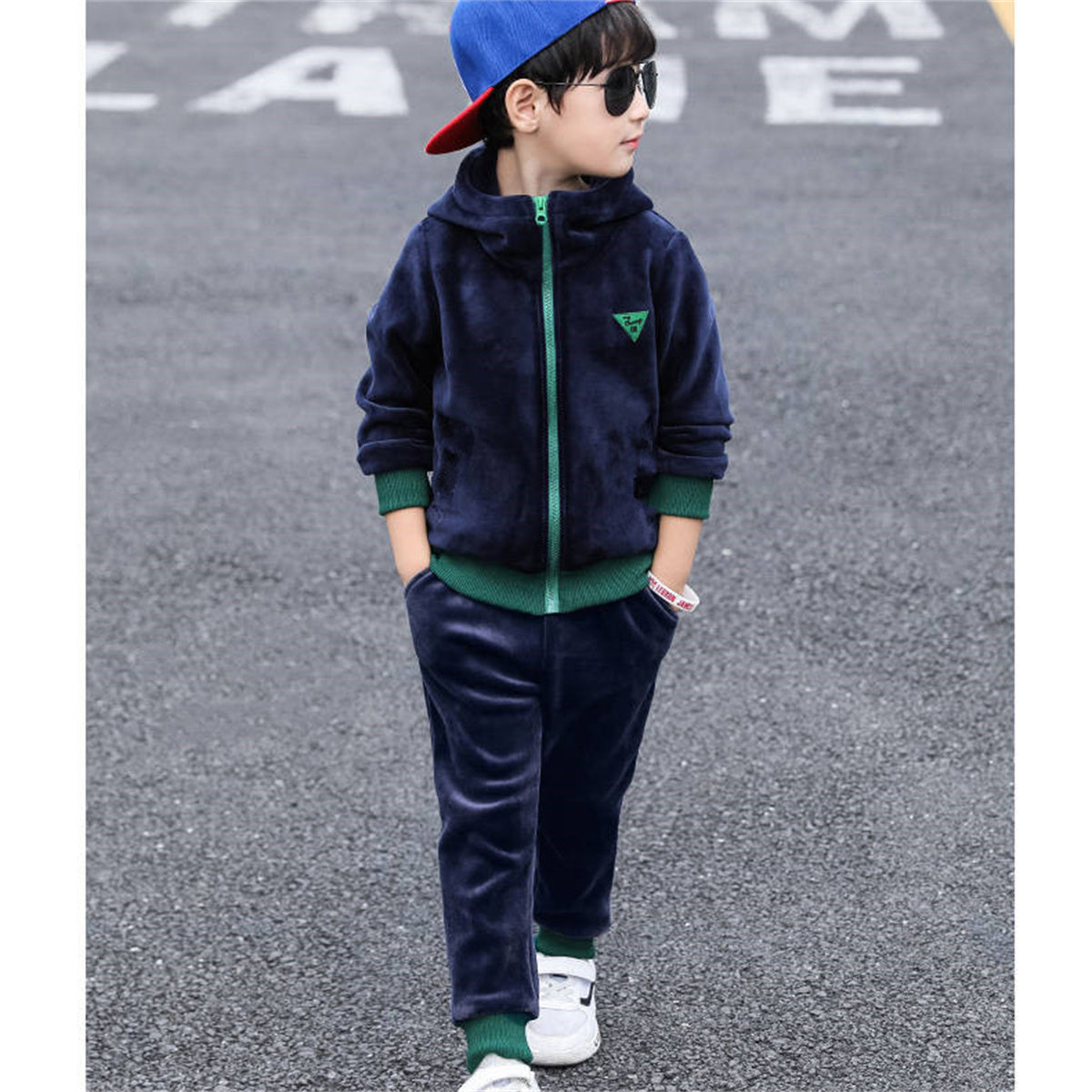 Boys' two-piece double-faced fleece suit with hood and fleece sweater for autumn and winter