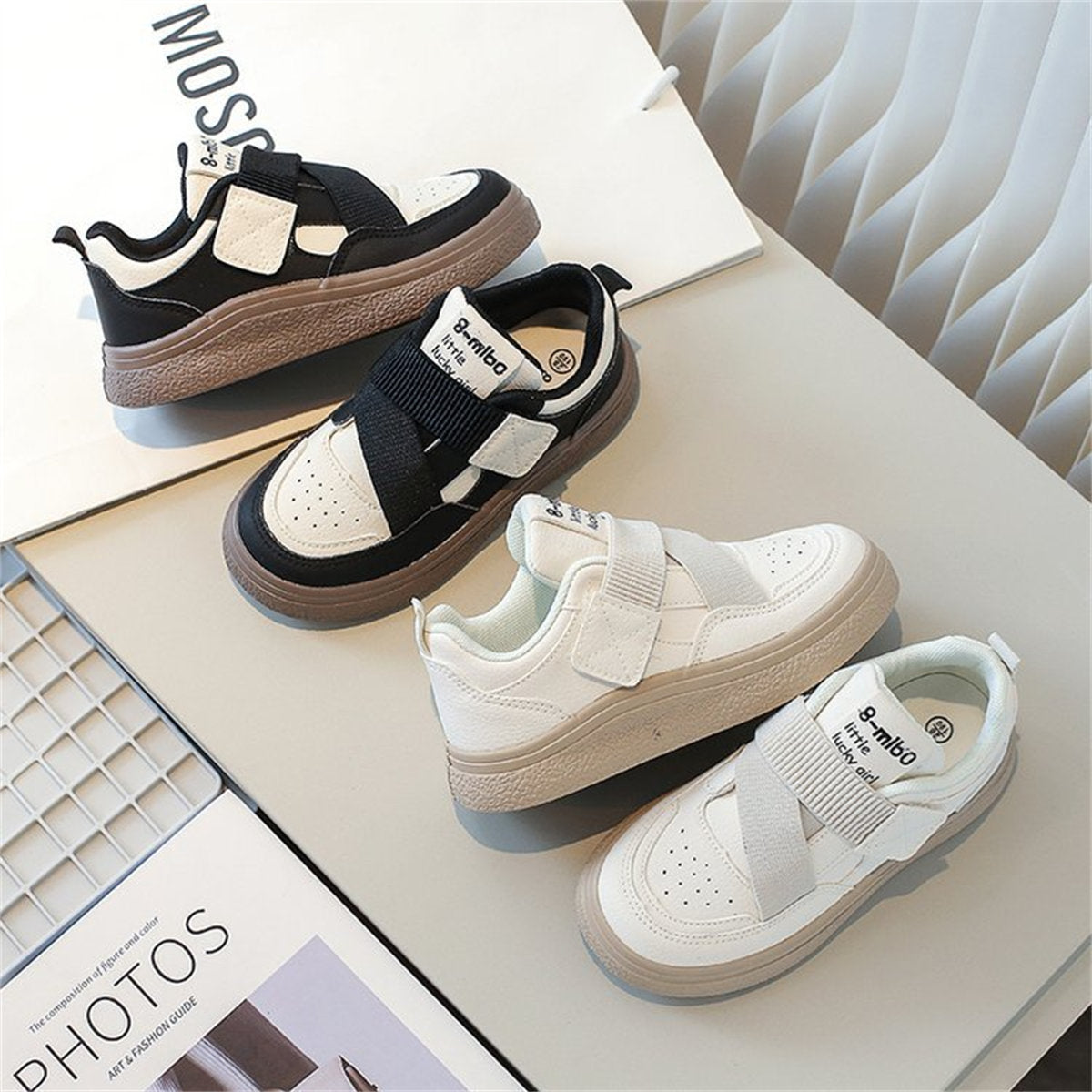 Black and white contrast casual sports style soft-soled low-top canvas shoes for middle and large children