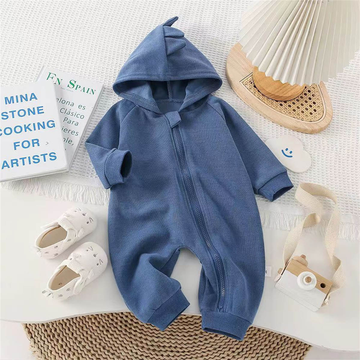 Dinosaur style baby boy spring and autumn outdoor romper