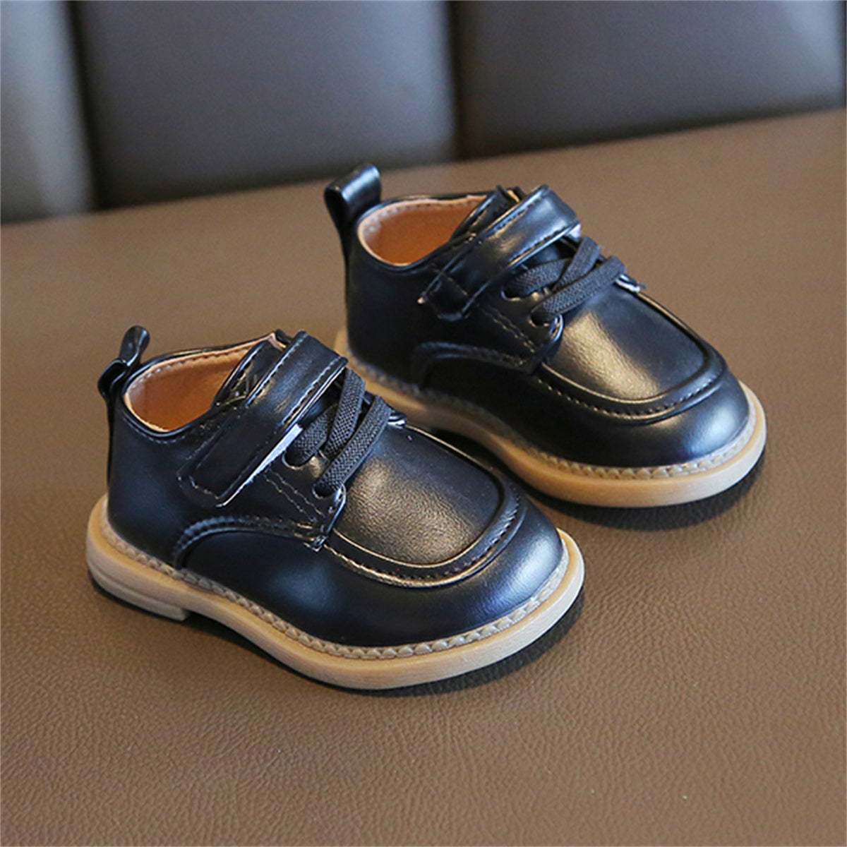 Children's solid color Velcro soft-soled leather shoes