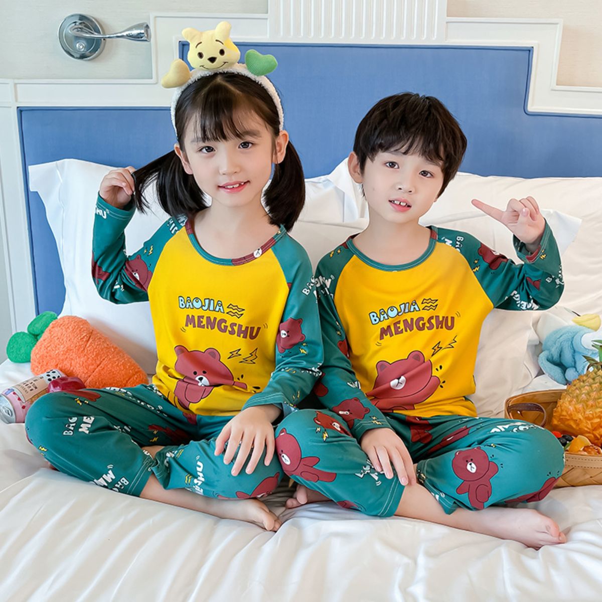 Autumn long-sleeved boys and girls cartoon casual suit