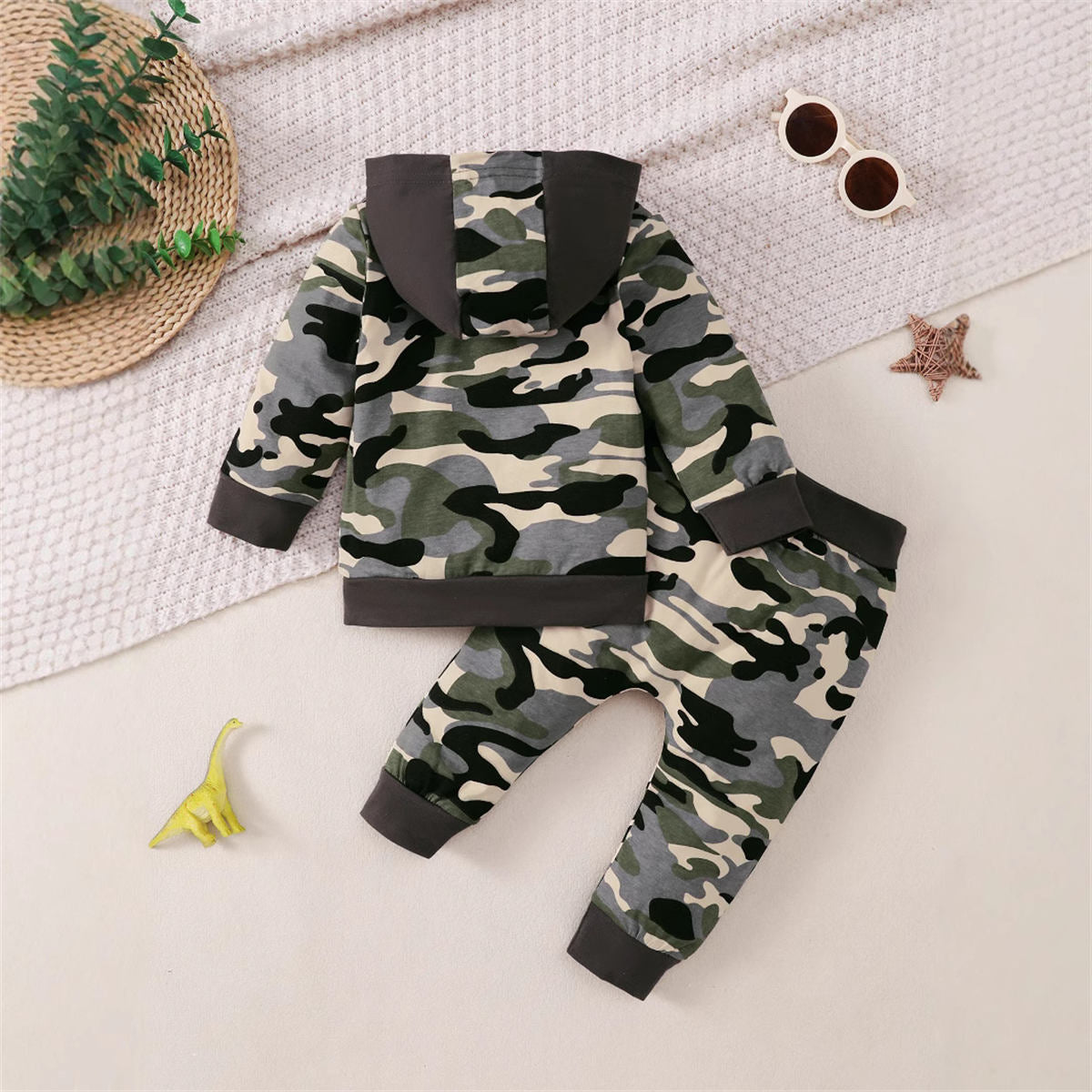 Lettering camouflage print sweatshirt set