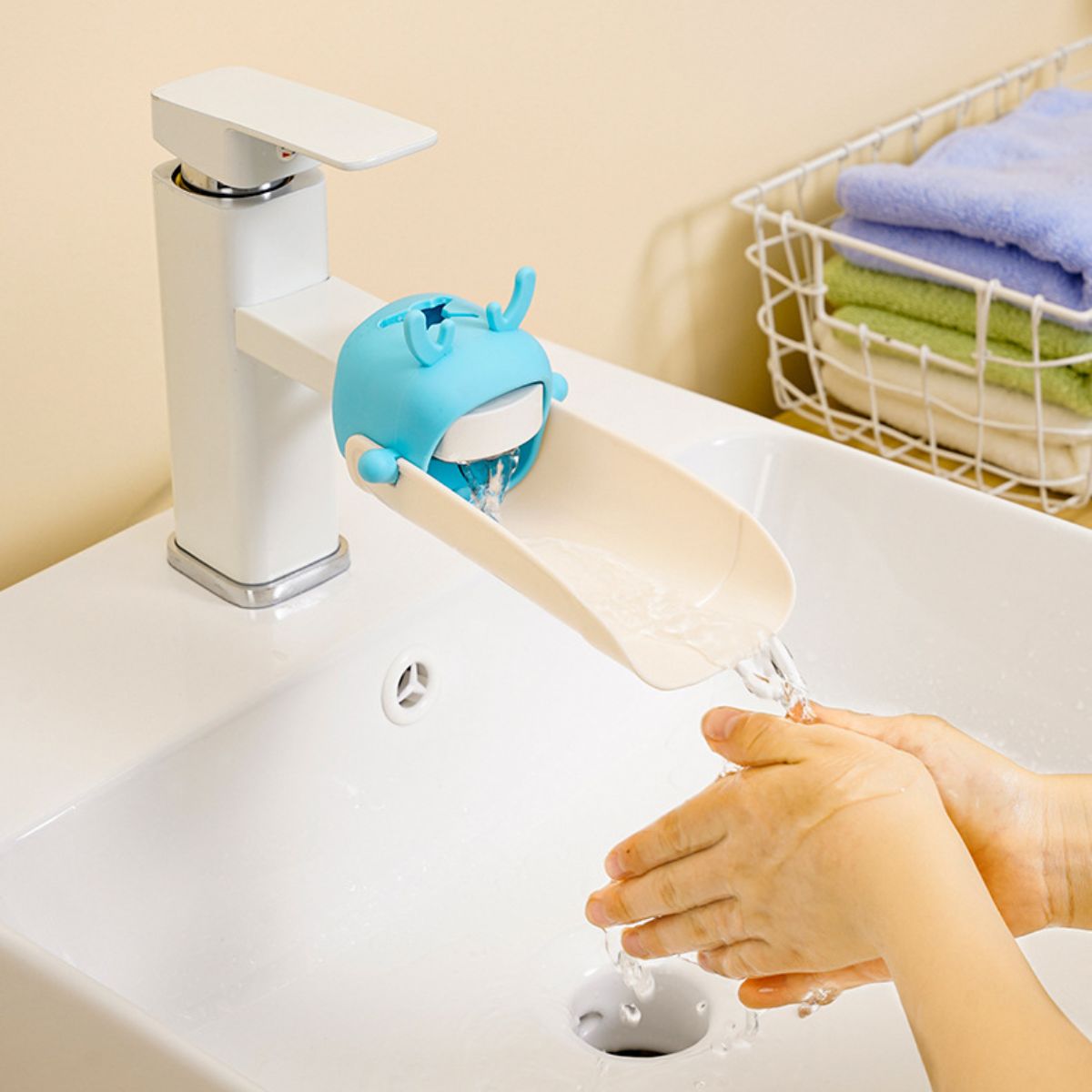 Deer children's faucet extender baby hand washing card splash-proof artifact