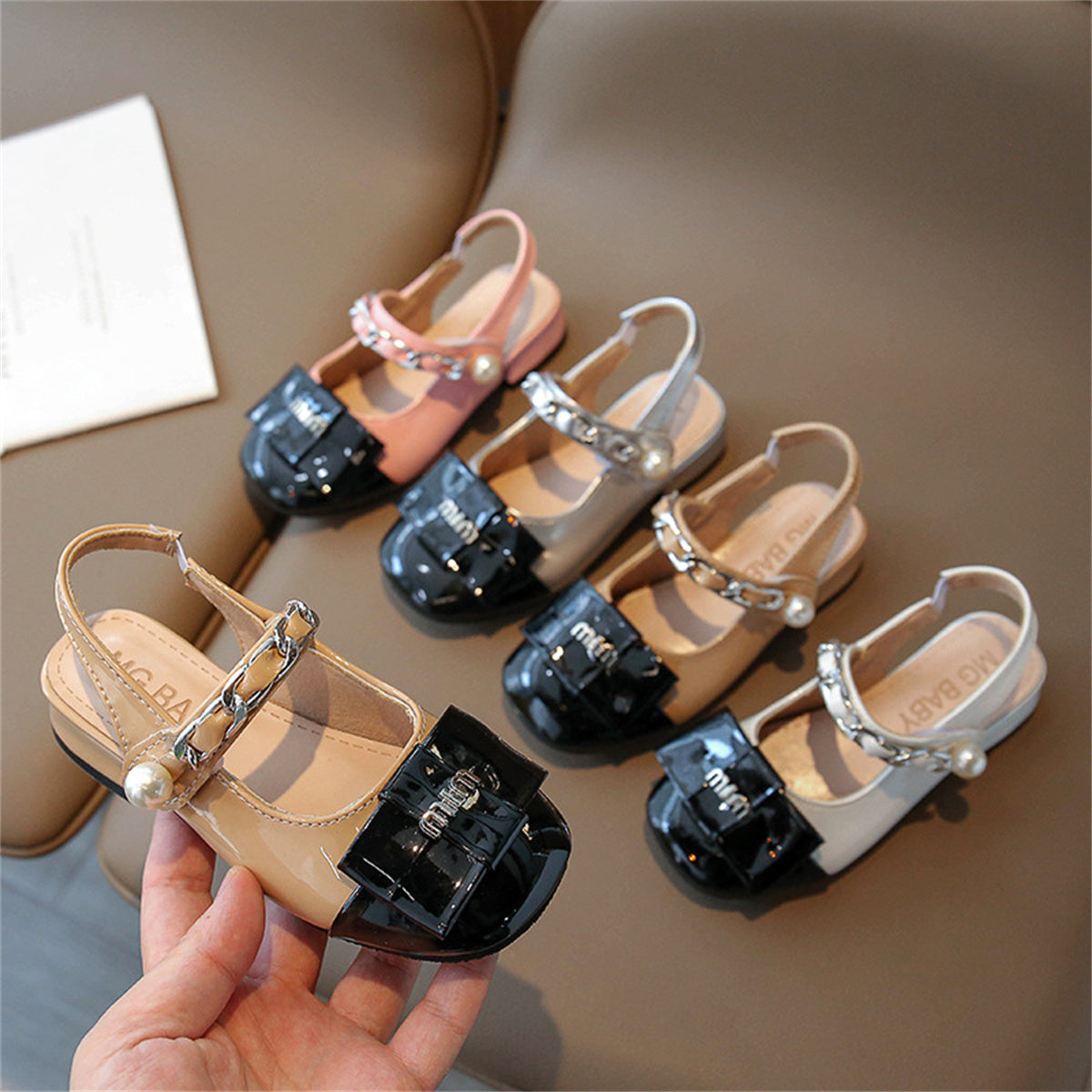 Toddler girl's British style color matching thick heel pearl flat leather shoes