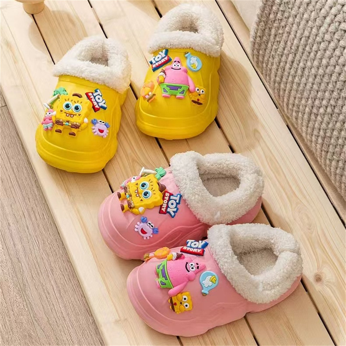 Children's autumn and winter boys and girls' SpongeBob SquarePants plush warm furry shoes non-slip soft bottom closed toe cotton slippers