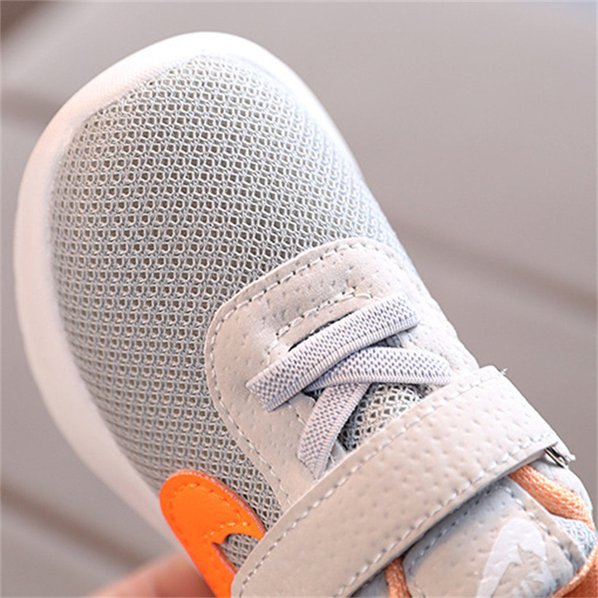 Children's solid color sports shoes