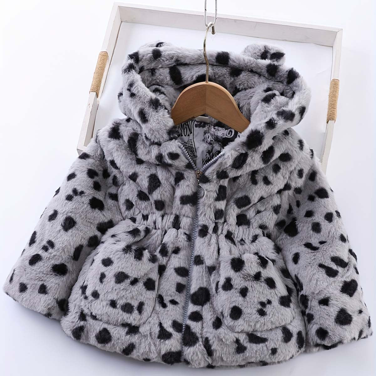 Autumn and winter new arrival girls cartoon cow fur coat children's hooded warm coat