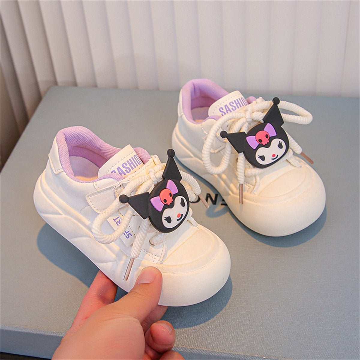 Sanrio cute casual style soft sole lightweight low-top canvas shoes for middle and large children's girls spring and autumn