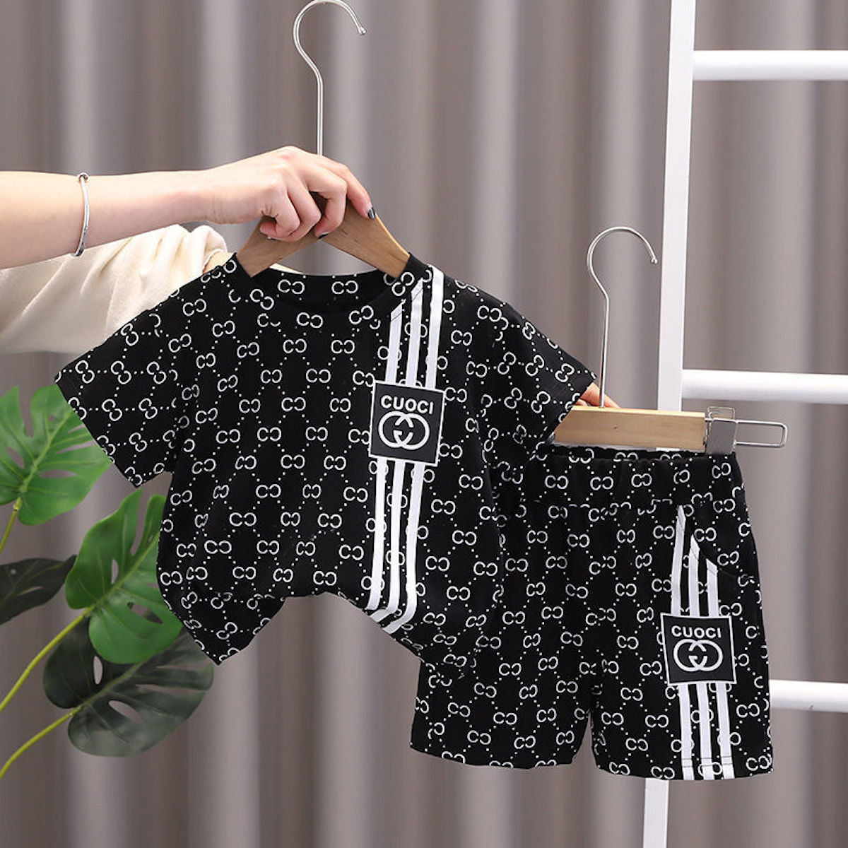 New summer clothes for boys, small and medium-sized children, fashionable summer clothes for boys, summer short-sleeved shorts, two-piece suits