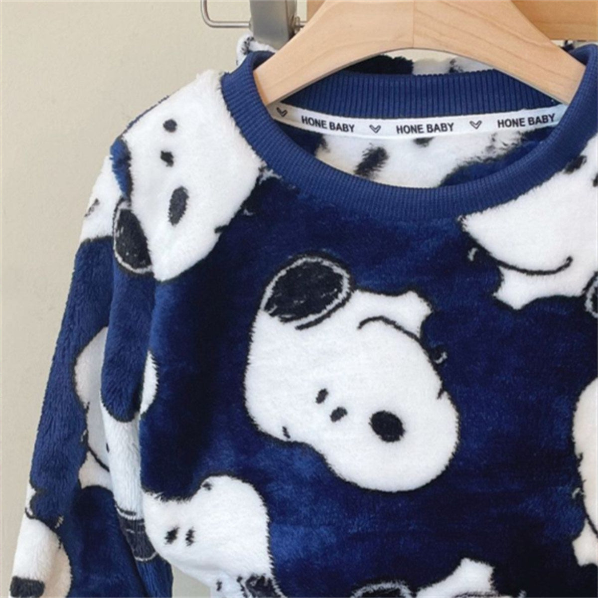 New style flannel pajamas children's coral fleece boys and girls baby cartoon round neck home clothes plus velvet thickened set