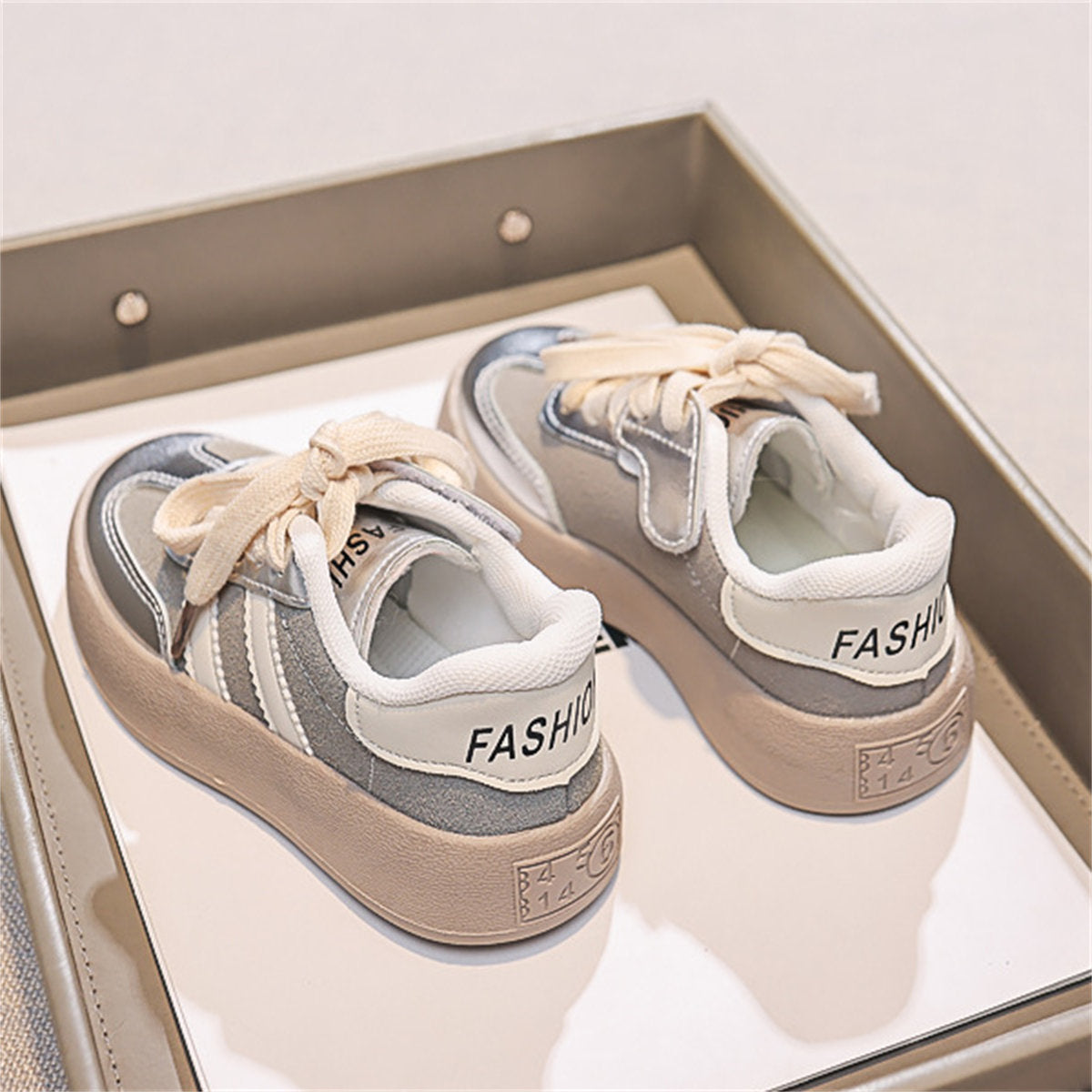 Simple ladies style waterproof, non-slip and versatile low-top sneakers for middle and large children and girls