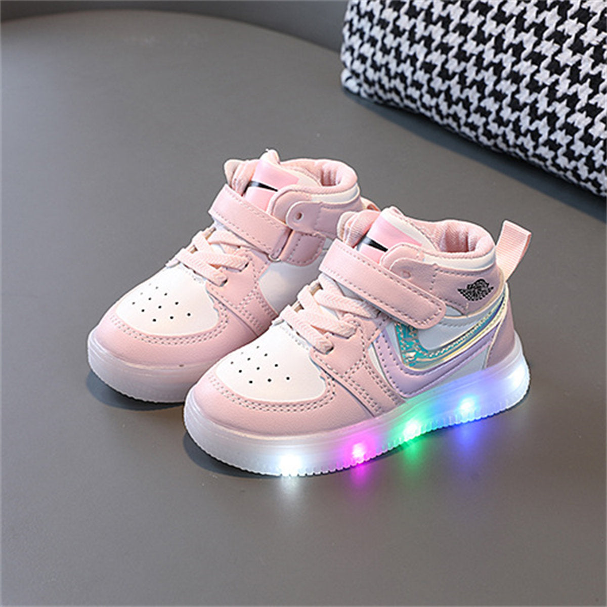 Simple and elegant luminous LED soft-soled high-top sneakers for children and boys