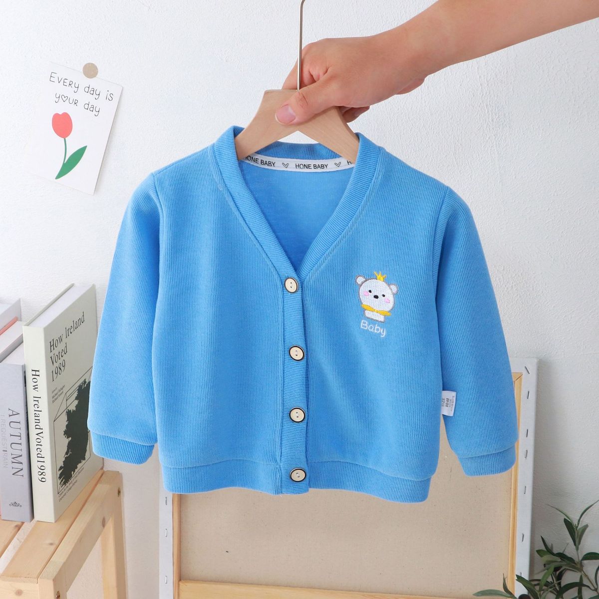 Children's knitted cardigan long-sleeved sweater small and medium children's embroidered flower jacket boys and girls baby spring and autumn children's clothing