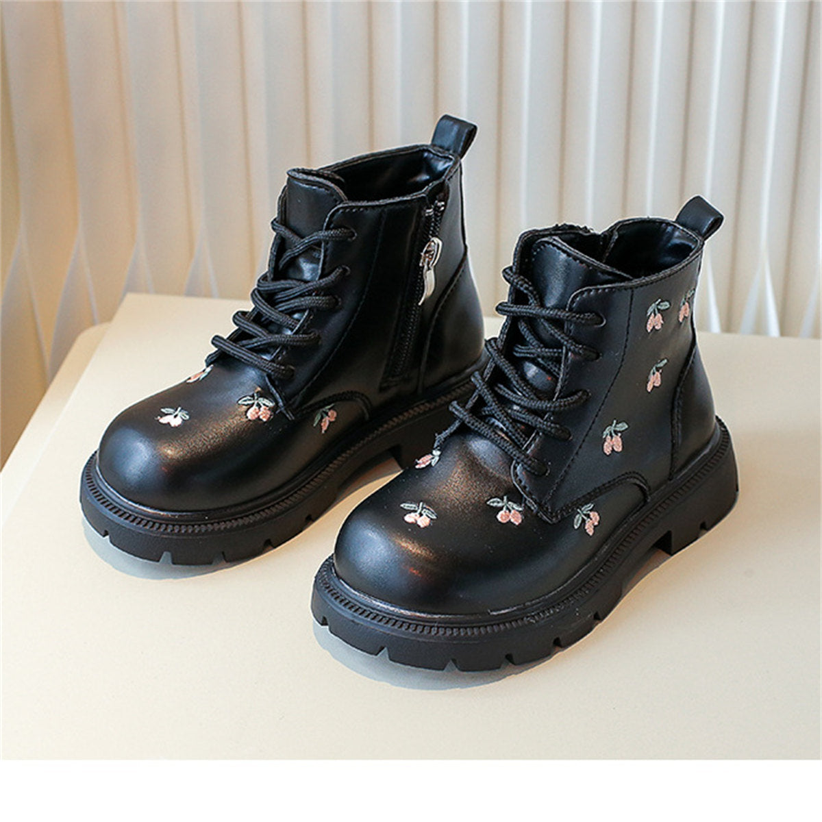 Sweet lady style embroidered waterproof and non-slip Martin boots for middle and large children