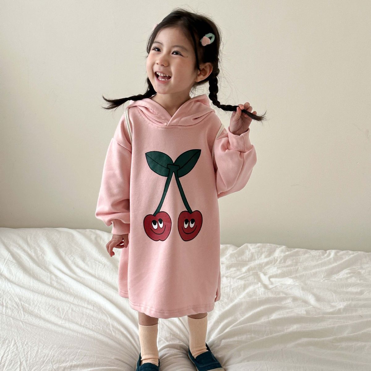 Girls dress new spring and autumn loose children's spring clothes baby long hooded sweater skirt