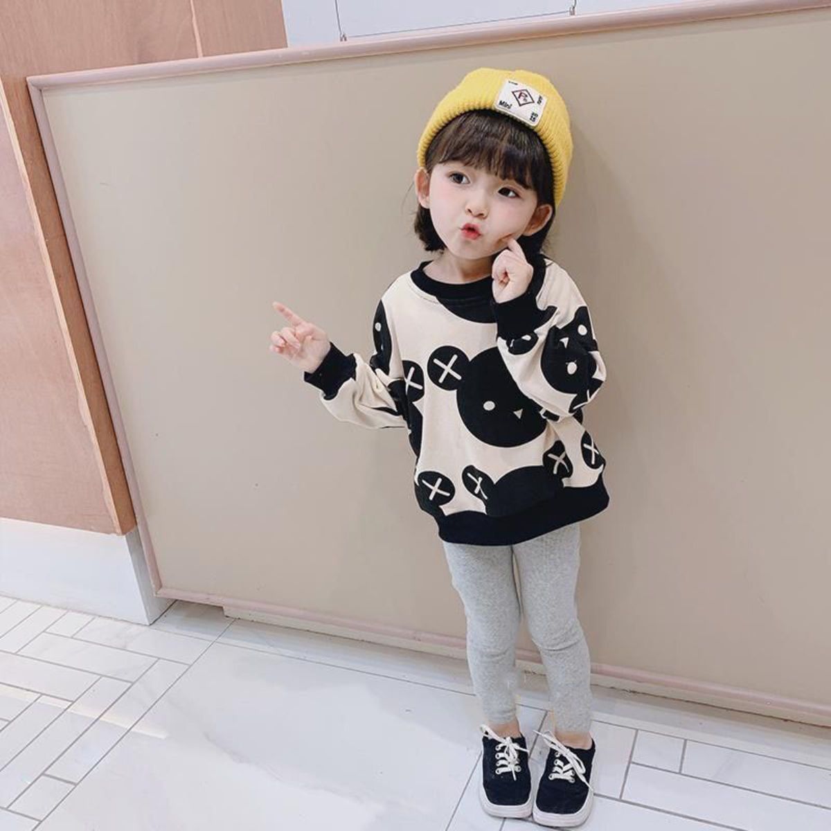 Girls Spring and Autumn Sweater New Style Children's Long Sleeve Bear Small and Medium Children Two-piece Cartoon Suit