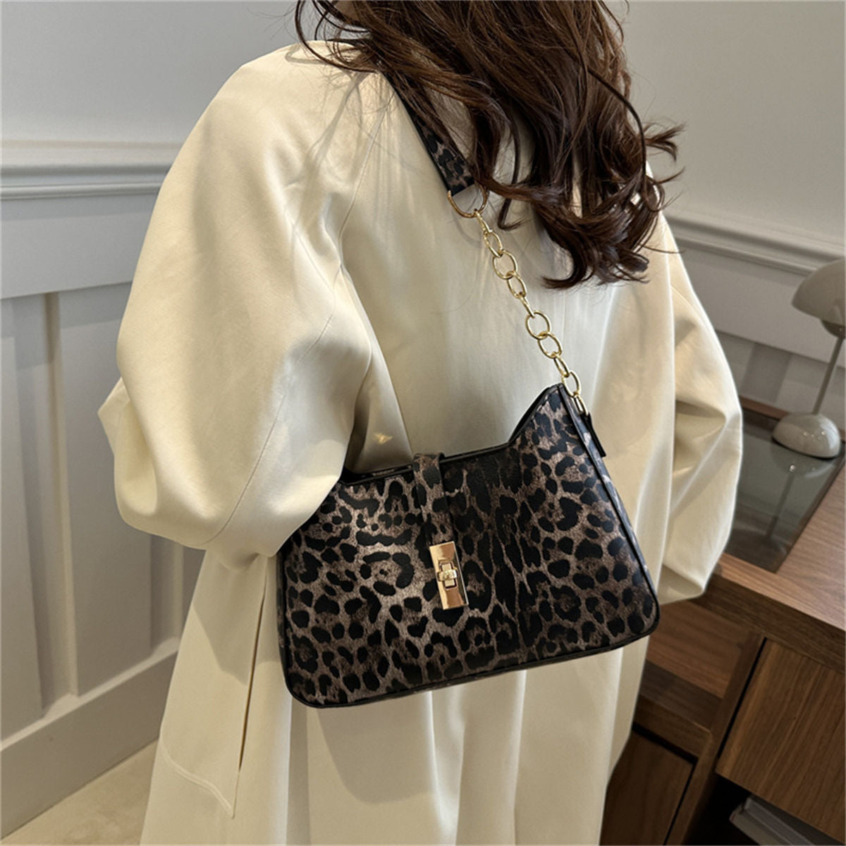 Women&#39;s high-end trendy all-match leopard print shoulder bag