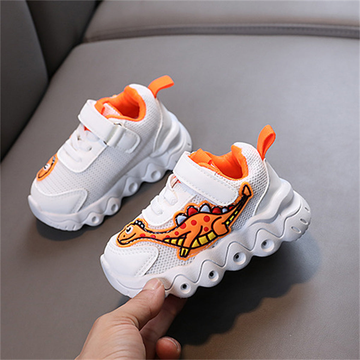 Children's and boys' spring and autumn cute dinosaur baby luminous LED Velcro breathable sports shoes