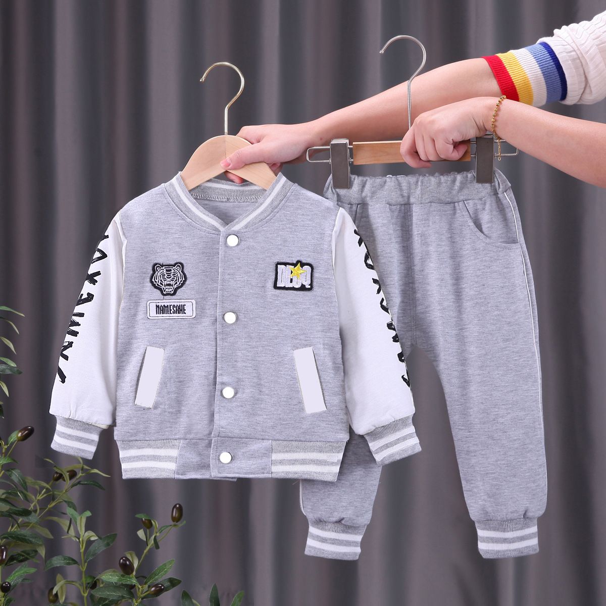 New style baby autumn suits for boys spring and autumn two piece suits