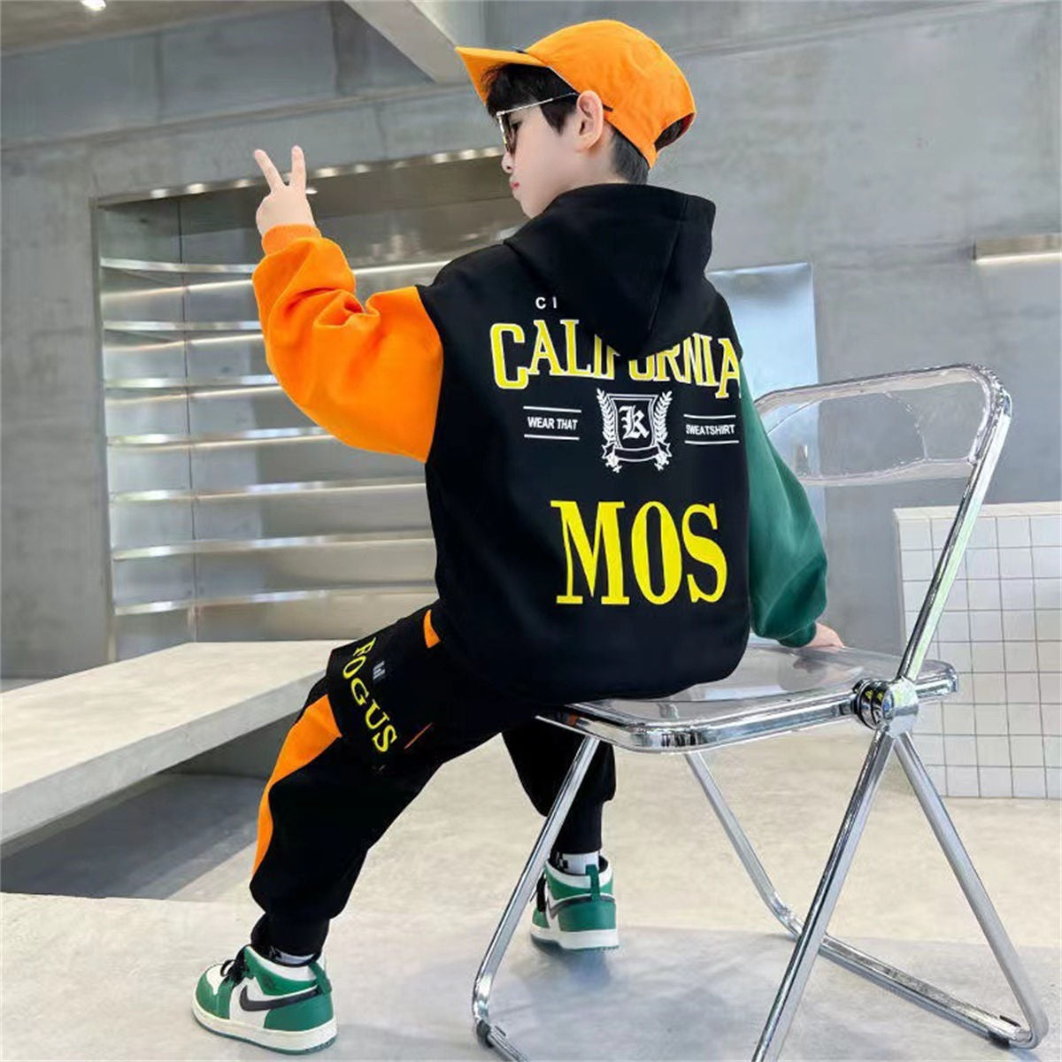 Middle and large boys autumn color matching fashionable bright color hooded sweatshirt suit